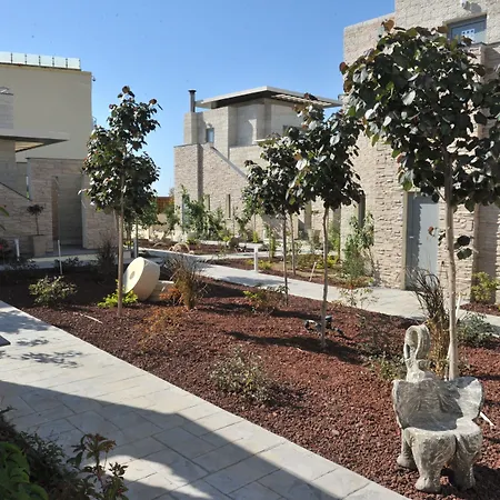 E-Hotel Larnaca Resort & Spa-2